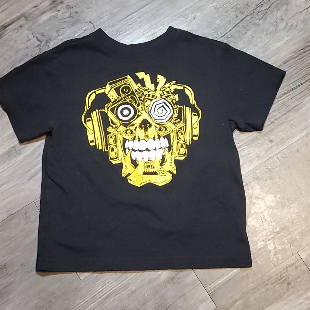 Boys shirt- XS 4/5